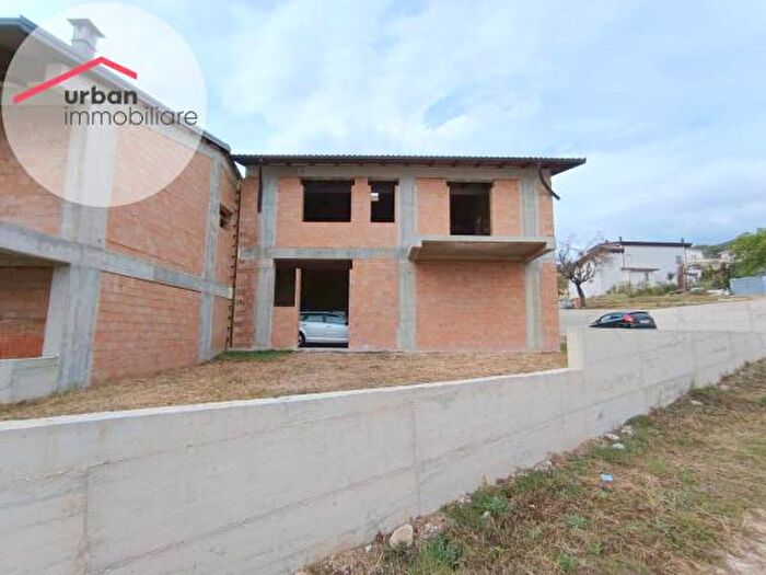 Casa quadrilocale in vendita in Via delle Vigne, L'Aquila