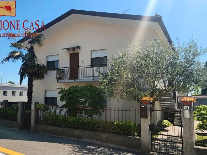 Casa con 11 locali in vendita in Verzegnassi, San Canzian D'Isonzo