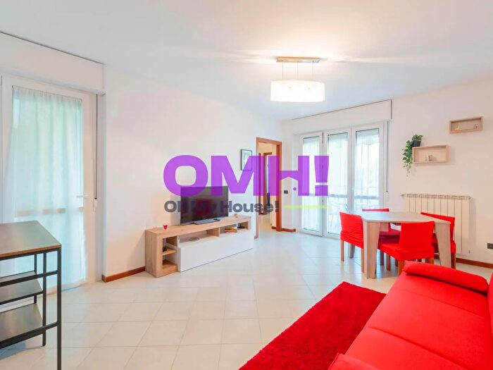 Appartamento trilocale in vendita in Via Monte Leone b, Gallarate