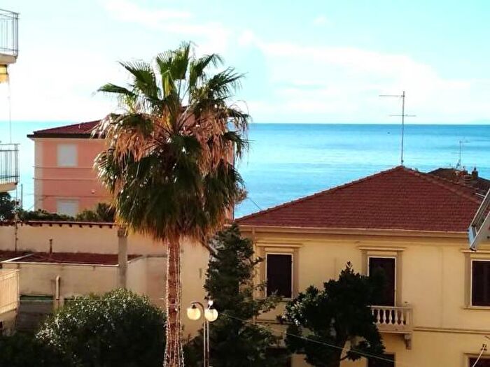 Appartamento trilocale in vendita in Corso Italia, San Vincenzo