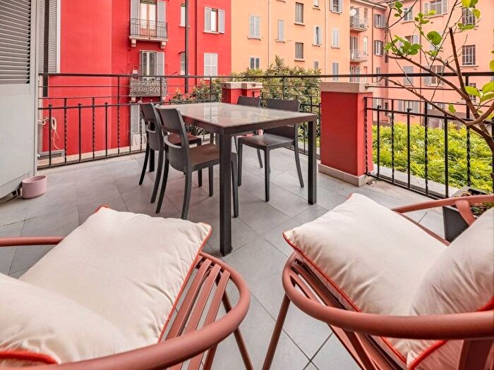 Appartamento con 5 locali in affitto in Corso San Gottardo, Milano