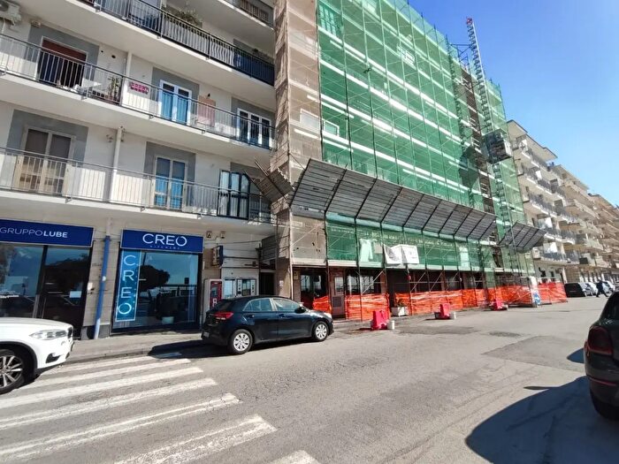 Appartamento monolocale in affitto in Lungomare Cristoforo Colombo, Salerno