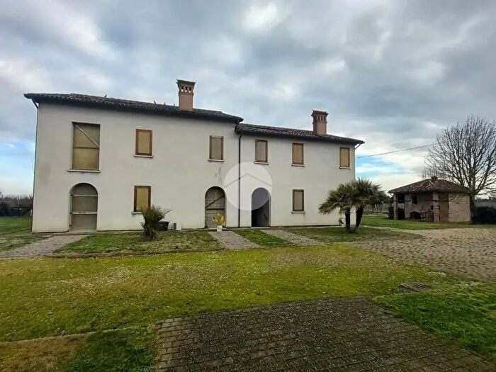 Casa con 10 locali in vendita in Via Lunga Inferiore, Lugo