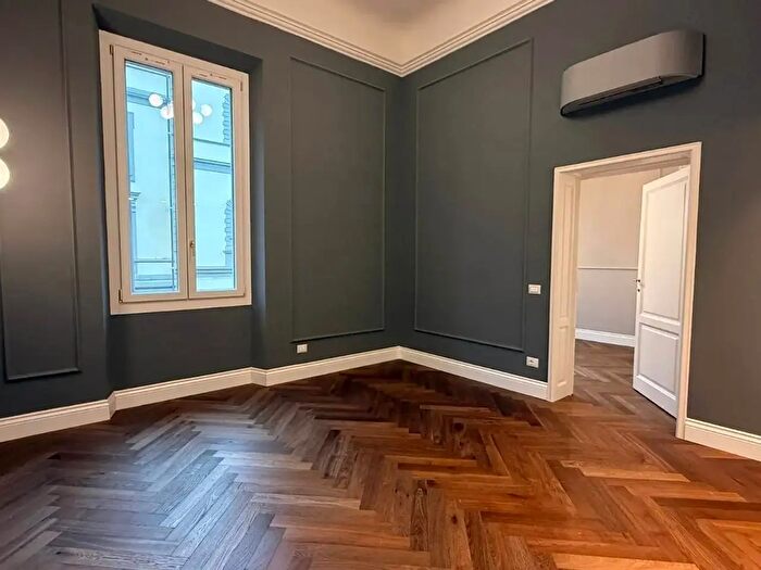 Appartamento trilocale in vendita in Via Leone X, Firenze