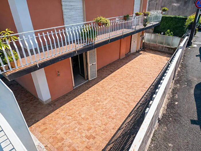 Appartamento con 5 locali in vendita in Via Stazione, Acireale