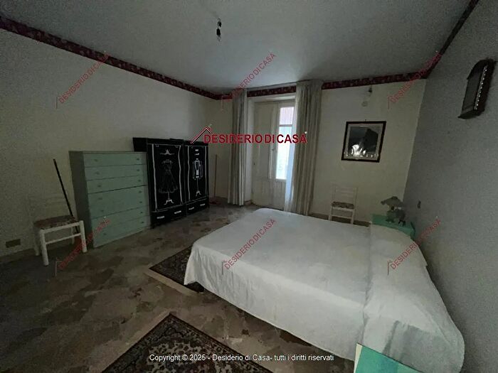 Casa con 5 locali in vendita in Marineo