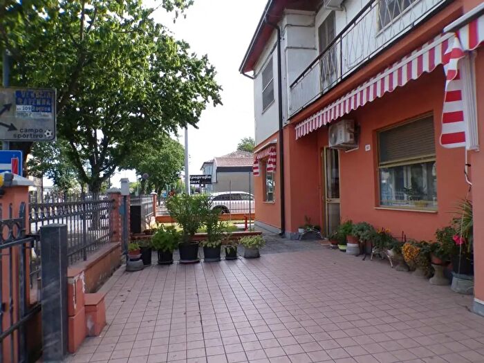 Appartamento con 6 locali in vendita in Via Pomposa, Codigoro
