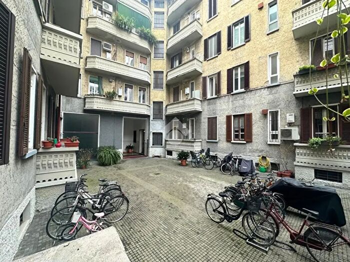 Appartamento trilocale in vendita in Via Ercole Ferrario, Milano