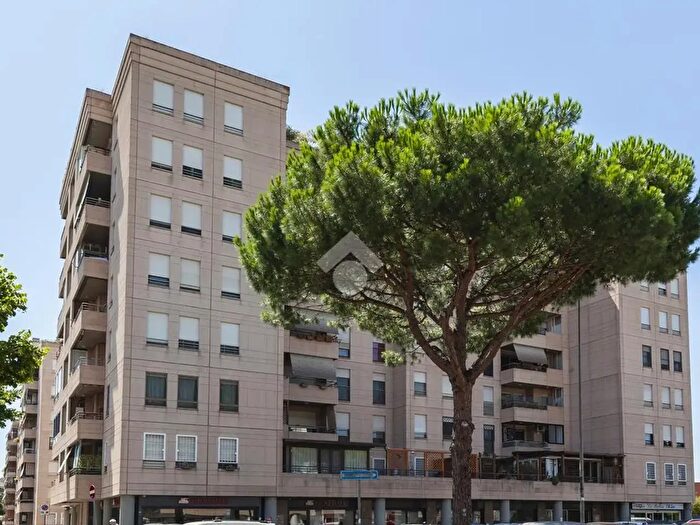 Appartamento trilocale in affitto in Via Caterina Troiani, Roma