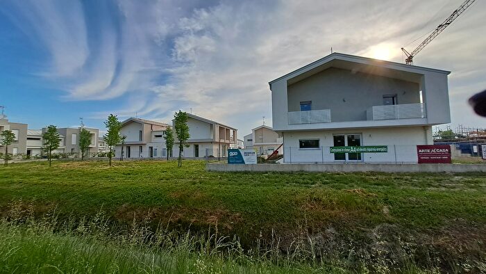 Casa con 6 locali in vendita in Via Tina Anselmi, Roncade