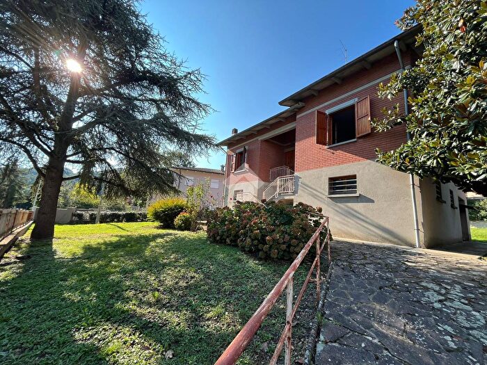 Casa quadrilocale in vendita in Via Raimondo Franchetti, Viano