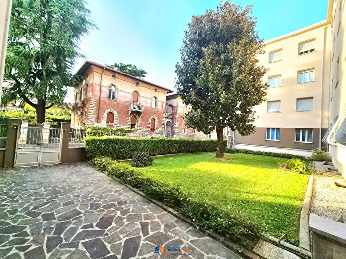Appartamento trilocale in vendita in Via Damiano Chiesa, Brescia