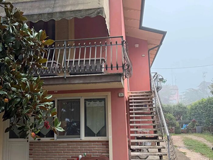 Casa con 9 locali in vendita in Argenta