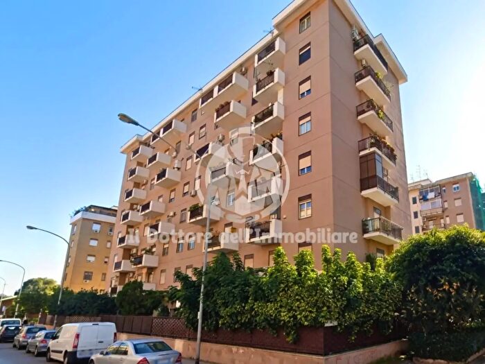 Appartamento con 5 locali in vendita in Passaggio Giacomo Macrì, Palermo