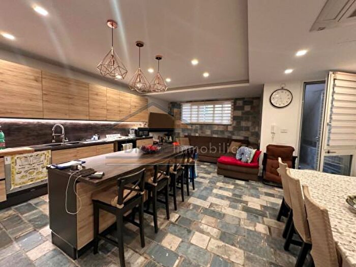 Casa quadrilocale in vendita in Via Francesco Crispi, Mugnano Di Napoli