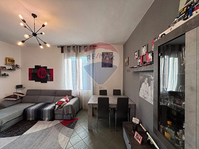 Appartamento trilocale in vendita in Via Madonna, Cuasso Al Monte