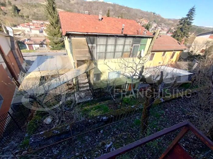 Appartamento con 5 locali in vendita in Via Roma, Tagliacozzo