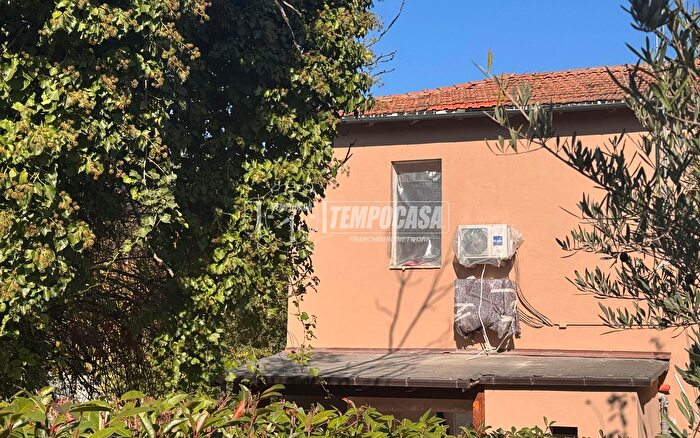 Appartamento con 5 locali in vendita in Via dei Giardini, Bologna