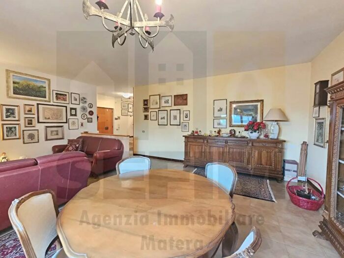 Appartamento quadrilocale in vendita in Via dei Messapi, Matera