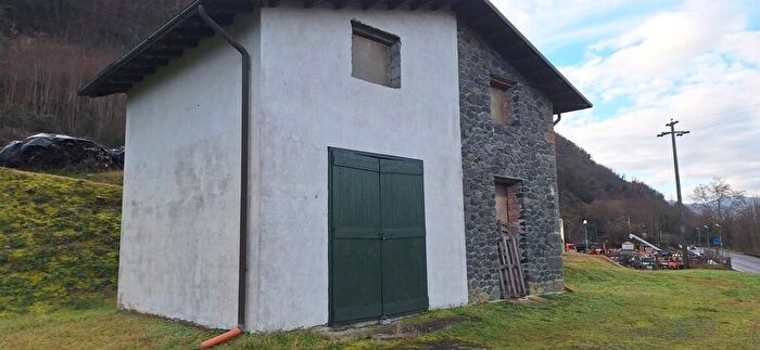 Casa quadrilocale in vendita in Coreglia Antelminelli