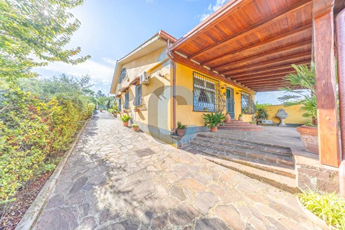 Casa con 6 locali in vendita in Strada Provinciale, Marino