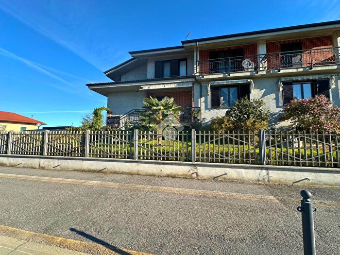 Casa con 5 locali in vendita in Via Buronzo, Carisio