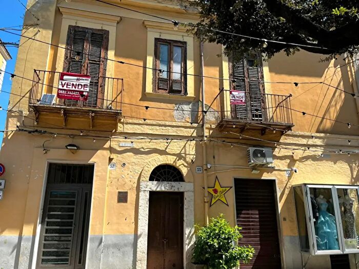 Case in Vendita e in Affitto - 2