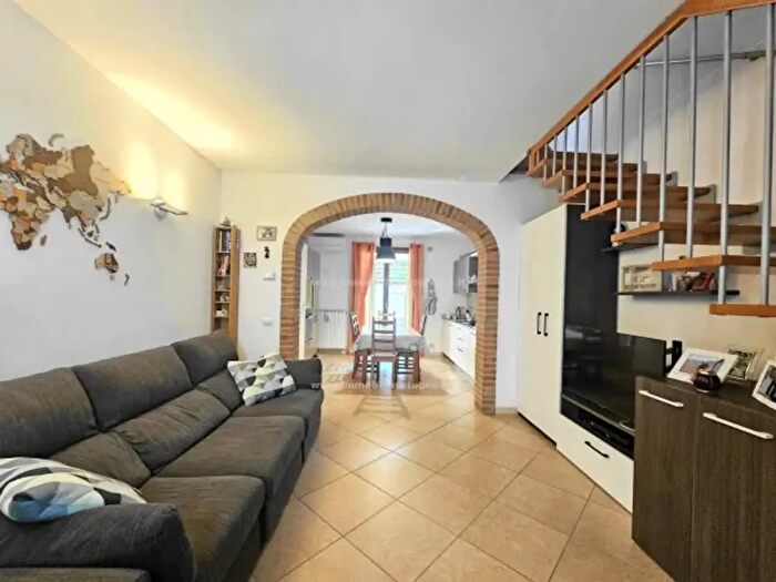 Casa trilocale in vendita in Zona Semicentrale, Gambassi Terme