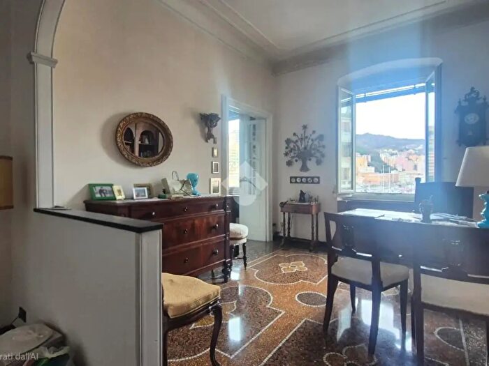 Appartamento con 6 locali in vendita in Corso Galliera, Genova