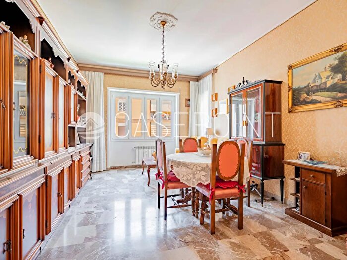 Appartamento trilocale in vendita in Via Gregorio XI, Roma