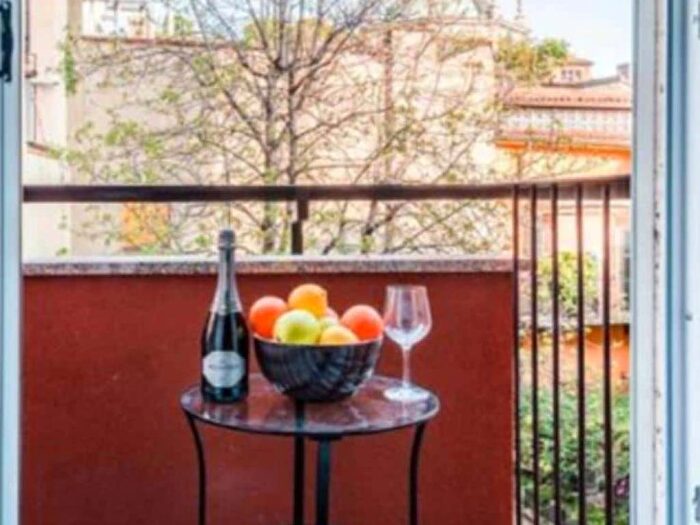 Appartamento bilocale in affitto in Via Gian Giacomo Mora, Carrobbio, Milano