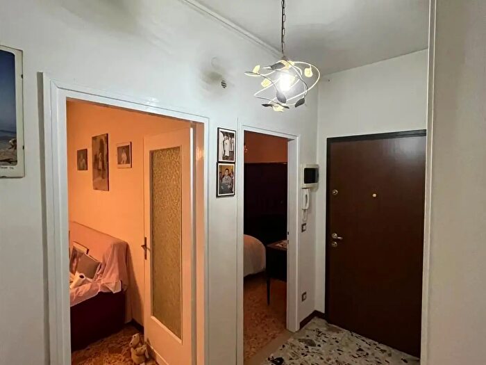 Appartamento con 5 locali in vendita in Guastalla