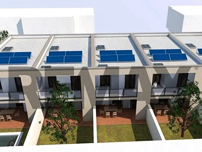 Casa con 5 locali in vendita in Via Professore Raffaello Piracci, Trani