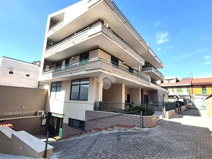Casa con 7 locali in vendita in Via Vittorio Veneto, Curti