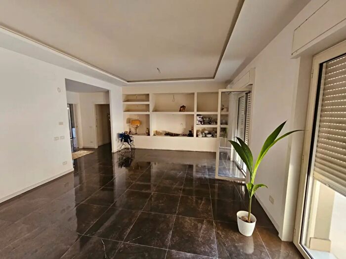 Appartamento con 5 locali in affitto in Via Rosolino Pilo, Giarre