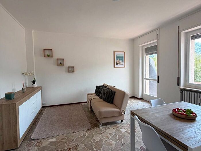 Appartamento bilocale in affitto in Via Manifatture, Centro, Borgosesia