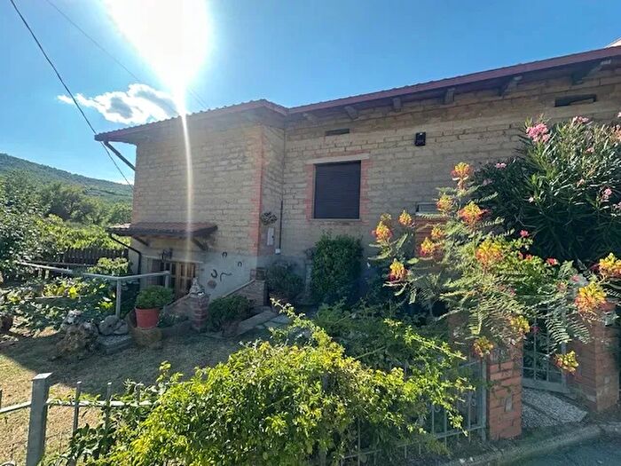 Casa con 5 locali in vendita in Ginestreto, Piegaro