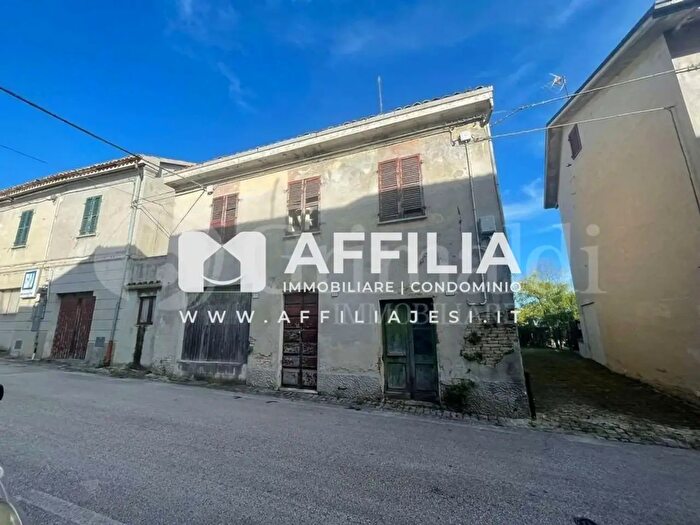 Appartamento con 11 locali in vendita in Via Poggetto, Santa Maria Nuova
