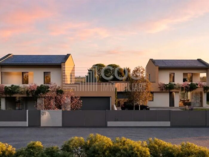 Casa con 8 locali in vendita in Vicolo San Sebastiano, Solarolo