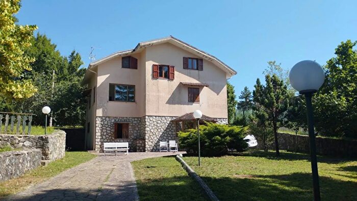 Casa con 10 locali in vendita in Trevi nel Lazio, Trevi Nel Lazio