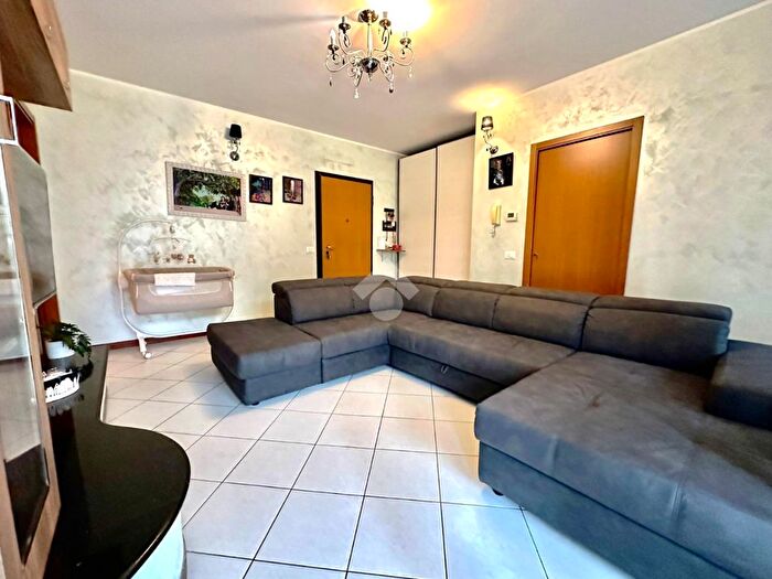 Appartamento quadrilocale in vendita in Via a Locatelli, Martinengo