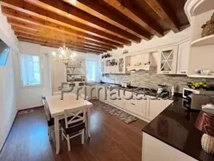Casa con 6 locali in vendita in Piazza Mazzini, Cologna Veneta