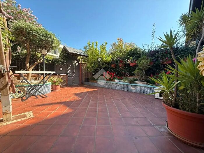 Casa con 7 locali in vendita in Viale delle Magnolie, Massa Di Somma