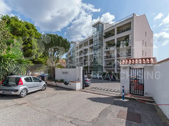 Appartamento con 5 locali in vendita in Via Seminario Estivo, Messina