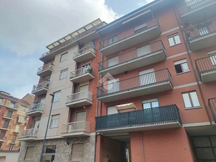 Appartamento bilocale in vendita in Via Lorenzini, Torino