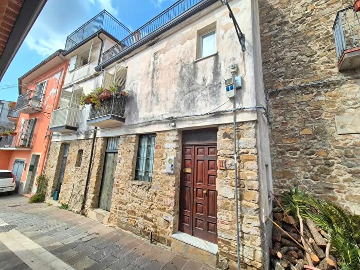 Appartamento quadrilocale in vendita in Via Serre, Perito