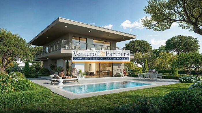 Casa quadrilocale in vendita in Via della Valle, Polpenazze