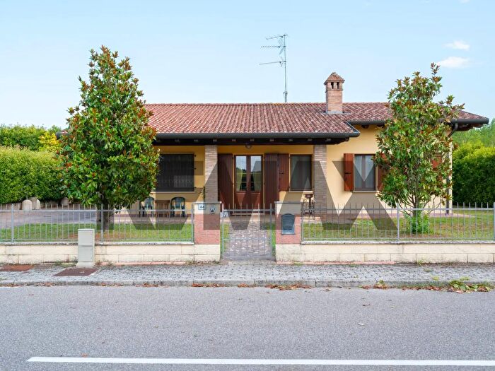 Casa trilocale in vendita in Via Curiel CM, Gazzuolo