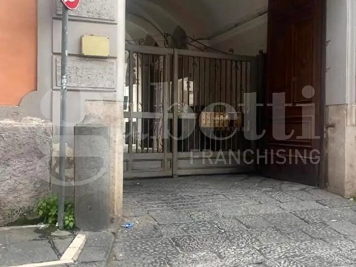 Appartamento con 5 locali in vendita in Via Diaz, Aversa