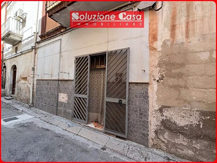 Casa bilocale in vendita in Via Ciro Menotti, Canosa Di Puglia